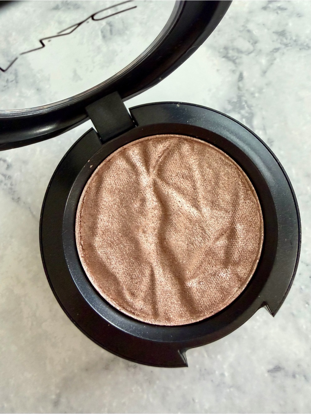 NWOT MAC Cosmetics Limited Edition Foiled Shadow in Joy Toy